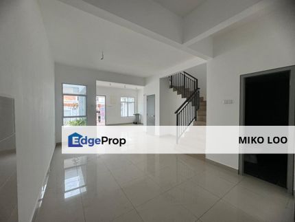 🌈 🌈 For Sale 🌈 🌈  要靠近Permas区, 又要新的单位 看这里‼️🔥Ayera Residence @ Permas 二手全新出售🔥  📍Double Storey Terrace House @ Ayera Residence📍  🏠 4 Bedroom 4 B, Johor, Masai