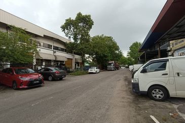 Jalan Tampoi