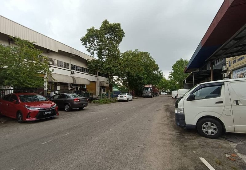 Jalan Tampoi