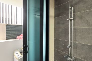 Almas Suites @ Puteri Harbour