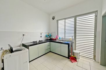 🌈 🌈 For Sale 🌈 🌈  靠近Sireh Park, 还是Unblock View单位❗  📍𝐒𝐮𝐩𝐞𝐫𝐥𝐢𝐧𝐤 𝐃𝐨𝐮𝐛𝐥𝐞 𝐒𝐭𝐨𝐫𝐞𝐲 @ 𝐇𝐨𝐫𝐢𝐳𝐨𝐧 𝐇𝐢𝐥𝐥𝐬📍  🏠 4+1 Bedroom 5 