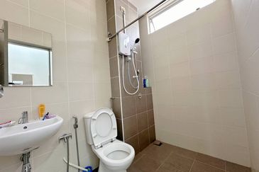 🌈 🌈 For Sale 🌈 🌈  靠近Sireh Park, 还是Unblock View单位❗  📍𝐒𝐮𝐩𝐞𝐫𝐥𝐢𝐧𝐤 𝐃𝐨𝐮𝐛𝐥𝐞 𝐒𝐭𝐨𝐫𝐞𝐲 @ 𝐇𝐨𝐫𝐢𝐳𝐨𝐧 𝐇𝐢𝐥𝐥𝐬📍  🏠 4+1 Bedroom 5 