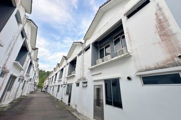 🌈 🌈 For Sale 🌈 🌈  靠近Sireh Park, 还是Unblock View单位❗  📍𝐒𝐮𝐩𝐞𝐫𝐥𝐢𝐧𝐤 𝐃𝐨𝐮𝐛𝐥𝐞 𝐒𝐭𝐨𝐫𝐞𝐲 @ 𝐇𝐨𝐫𝐢𝐳𝐨𝐧 𝐇𝐢𝐥𝐥𝐬📍  🏠 4+1 Bedroom 5 