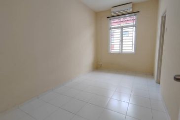 🌈 🌈 For Sale 🌈 🌈  📍2 Storey Terrace House @ Horizon Hills📍  🏠 4 Bedroom 3 Bathroom 🏠 20 x 70 🏠 Built-up area: 1800 sq ft 🏠 Partial Furnished