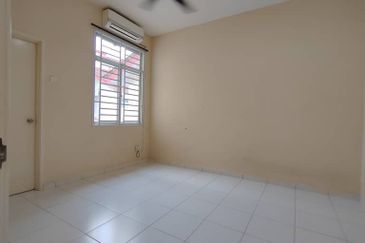 🌈 🌈 For Sale 🌈 🌈  📍2 Storey Terrace House @ Horizon Hills📍  🏠 4 Bedroom 3 Bathroom 🏠 20 x 70 🏠 Built-up area: 1800 sq ft 🏠 Partial Furnished