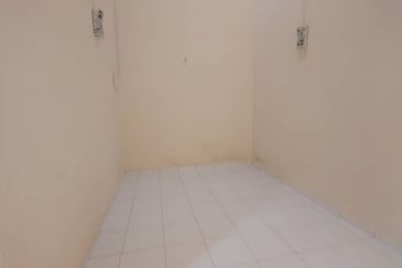 🌈 🌈 For Sale 🌈 🌈  📍2 Storey Terrace House @ Horizon Hills📍  🏠 4 Bedroom 3 Bathroom 🏠 20 x 70 🏠 Built-up area: 1800 sq ft 🏠 Partial Furnished