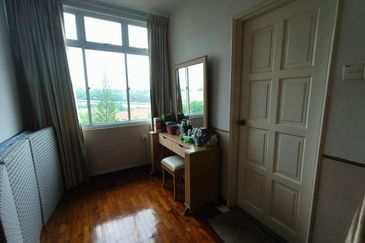 Pangsapuri Orchid View Luxury Apartment