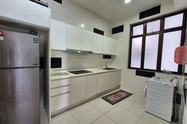 D'Summit Residences @ Kempas Utama