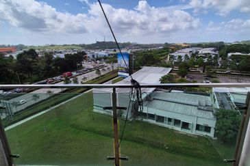 D'Summit Residences @ Kempas Utama