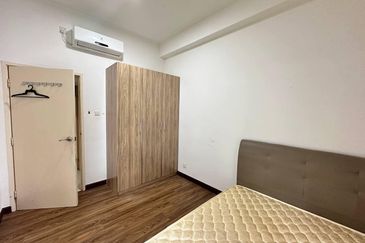 D'Summit Residences @ Kempas Utama