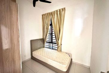 D'Summit Residences @ Kempas Utama