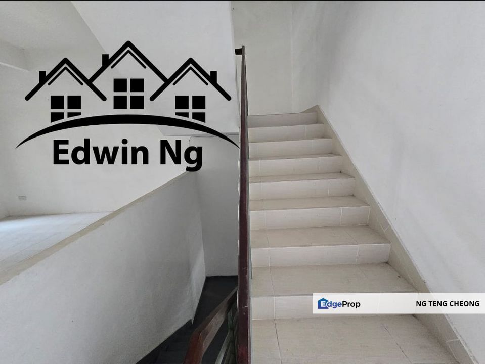 2.5 Storey Terrace House @ Cangkat Sungai Ara, Partially Renovated, Good Condition, Penang, Sungai Ara