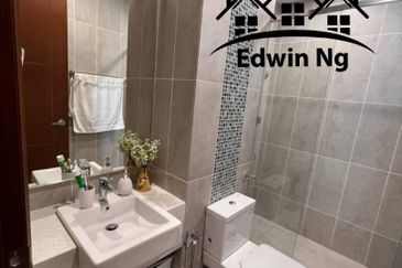 Queens Residences @ Queens Waterfront