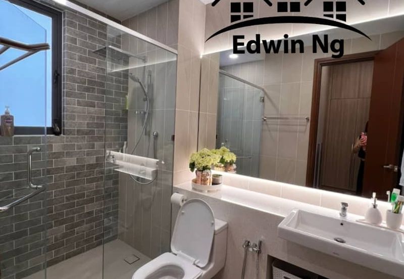 Queens Residences @ Queens Waterfront