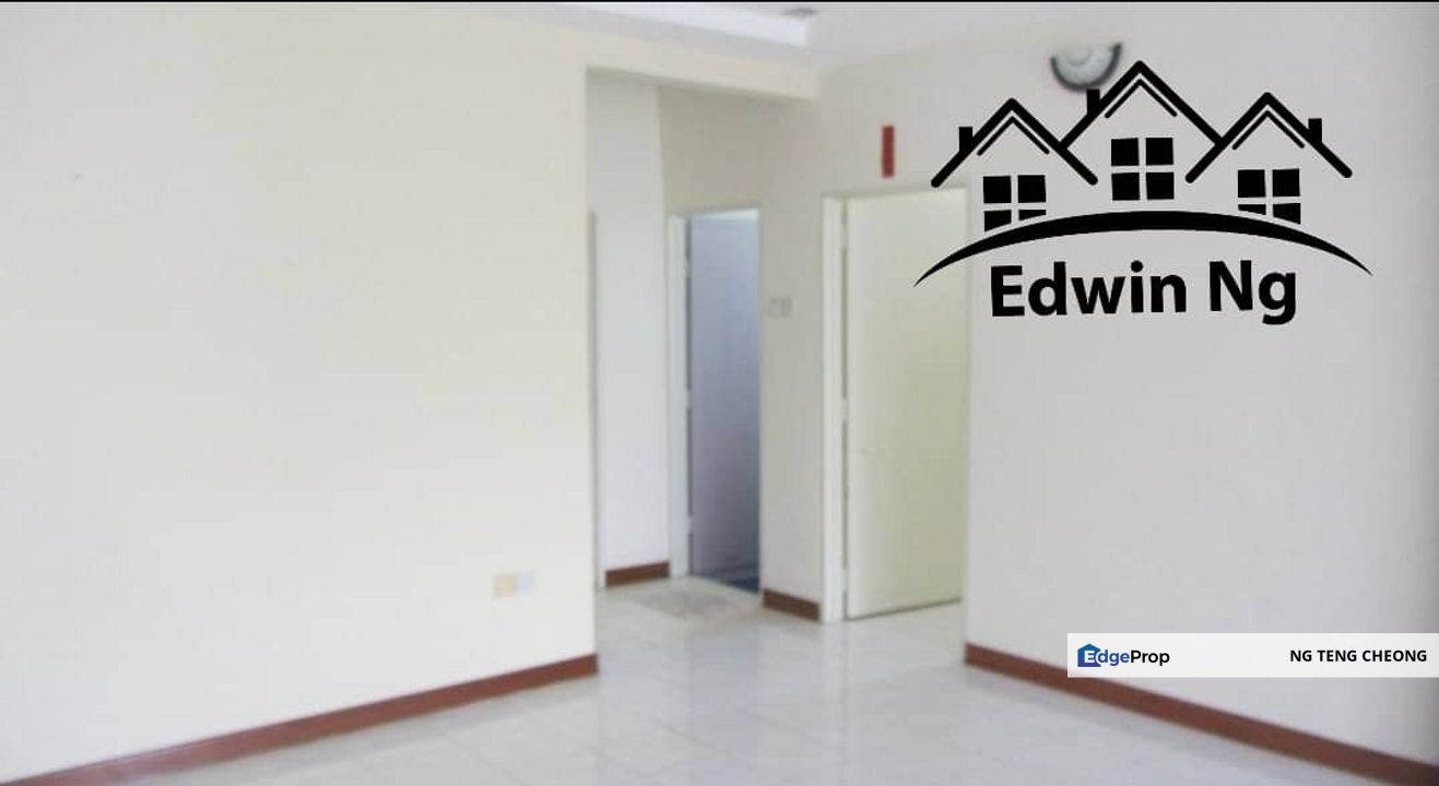 Upper Level Townhouse at Taman Sungai Ara, Near Sungai Ara Waterfront Park, Partly Furnished, Penang, Sungai Ara