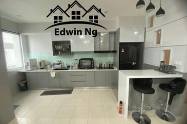 Fully Renovated Upper Level Townhouse @ Begonia Villa, Simpang Ampat