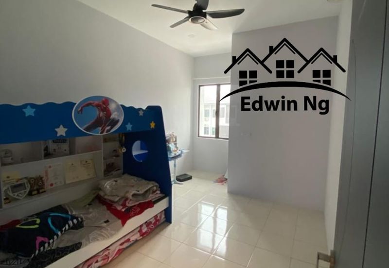 Fully Renovated Upper Level Townhouse @ Begonia Villa, Simpang Ampat