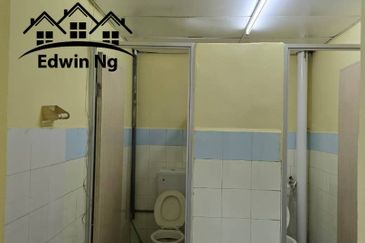 2 Storey Shoplot, Kompleks Pulau Mutiara Georgetown, High Rental Yield