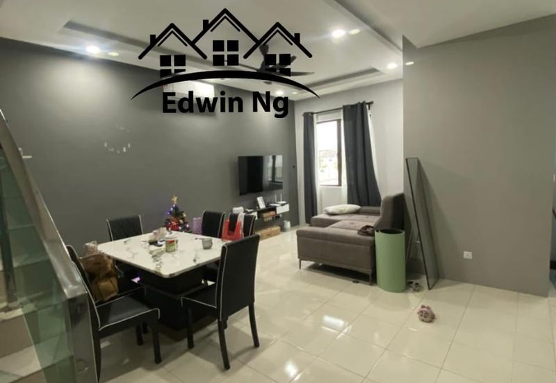 Fully Renovated Upper Level Townhouse @ Begonia Villa, Pearl City, Simpang Ampat