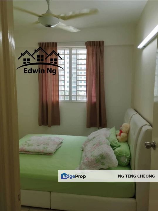 Centrio Avenue Apartment at Gelugor, Low Floor Corner Unit, Partially Furnished & Renovated, Penang, Gelugor