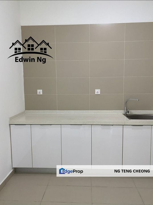 Sandilands Condo at Georgetown, Low Floor, Unfurnished, Pool View & Seaview, Penang, Georgetown