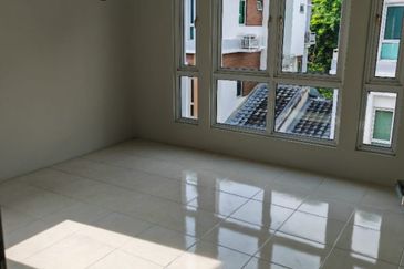 Brand New 3 Storey Semi-D, Original Unit at Sierra Vista, Bukit Jambul