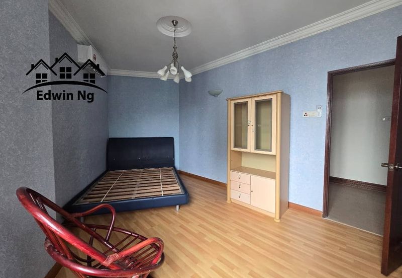 Silverton Condominium (Menara Perak)