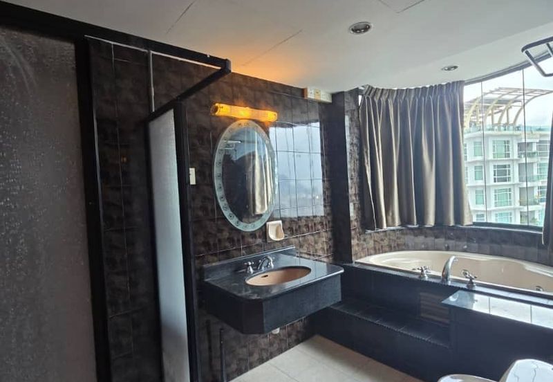 Silverton Condominium (Menara Perak)