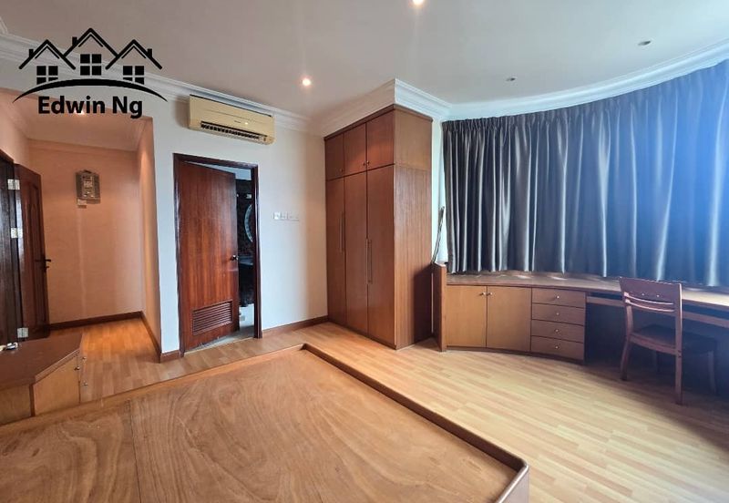 Silverton Condominium (Menara Perak)