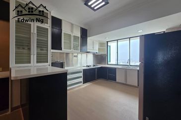 Silverton Condominium (Menara Perak)