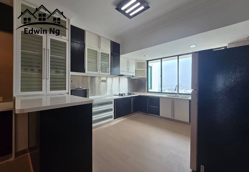 Silverton Condominium (Menara Perak)