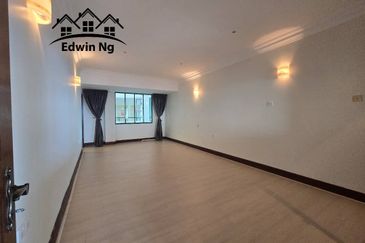 Silverton Condominium (Menara Perak)