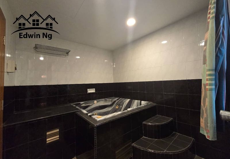 Silverton Condominium (Menara Perak)