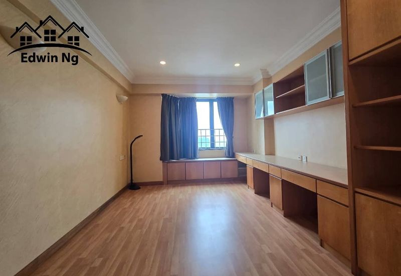 Silverton Condominium (Menara Perak)