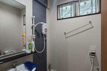 Bukit Dumbar Residences