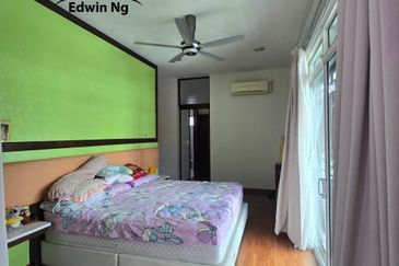 Bukit Dumbar Residences