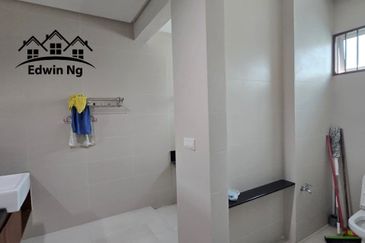 Bukit Dumbar Residences