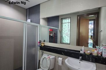 Bukit Dumbar Residences