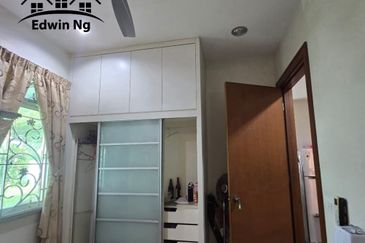 Bukit Dumbar Residences