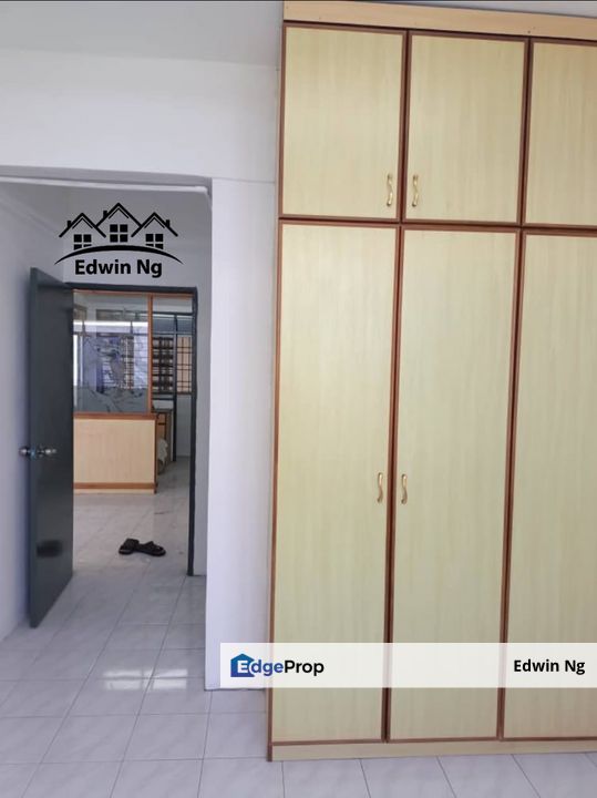 Sinar Bukit Dumbar Apartment, High Floor, Partially Furnished, 1 Carpark, Penang, Bukit Dumbar