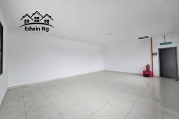 1.5 Storey Semi-D Factory/Warehouse @ Kawasan Perindustrian Valdor, Sungai Bakap, Near Golden Gateway, Batu Kawan