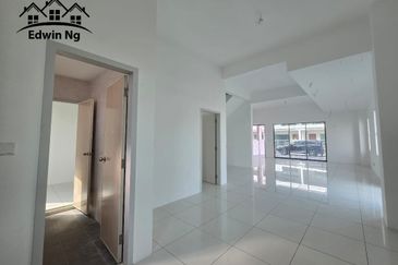 2 Storey Terrace House, CORNER ORIGINAL UNIT at Aster Villa, Simpang Ampat