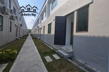 2 Storey Terrace House, CORNER ORIGINAL UNIT at Aster Villa, Simpang Ampat