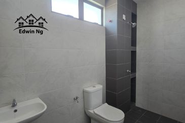 2 Storey Terrace House, CORNER ORIGINAL UNIT at Aster Villa, Simpang Ampat