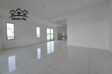 2 Storey Terrace House, CORNER ORIGINAL UNIT at Aster Villa, Simpang Ampat