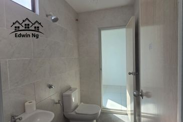 2 Storey Terrace House, CORNER ORIGINAL UNIT at Aster Villa, Simpang Ampat