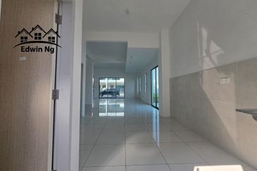 2 Storey Terrace House, CORNER ORIGINAL UNIT at Aster Villa, Simpang Ampat