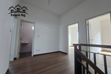 2 Storey Terrace House, CORNER ORIGINAL UNIT at Aster Villa, Simpang Ampat