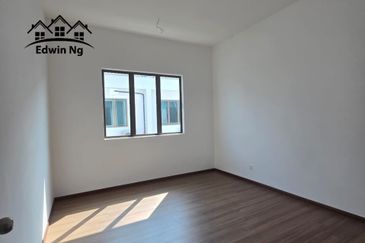 2 Storey Terrace House, CORNER ORIGINAL UNIT at Aster Villa, Simpang Ampat