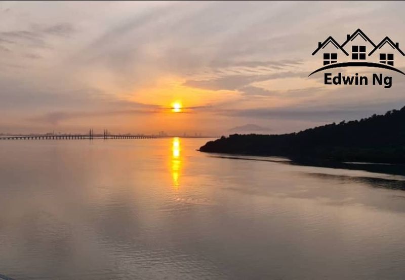 Queens Residences @ Queens Waterfront